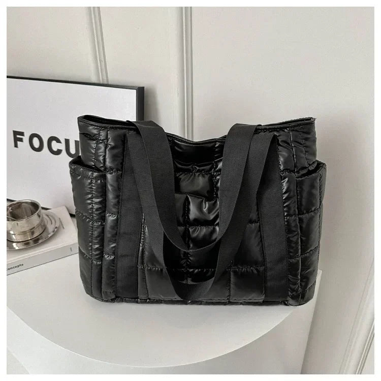Bolso de Hombro Acolchado para Mujer – Bolso de Mano de Nailon de Gran Capacidad para Invierno 2025, Diseño Cálido de Algodón, Cartera de Viaje Informal a la Moda