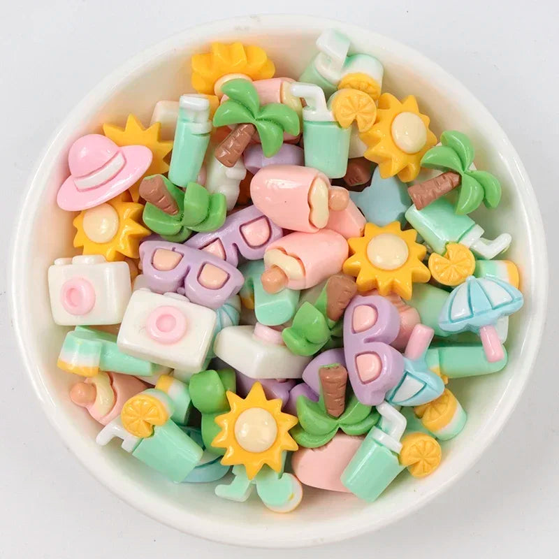 30/300pcs Mini Breloques en Résine Bonbon Fleur Amour – Mignons Accessoires de Bricolage pour Nail Art, Barrettes à Cheveux, Scrapbooking, Bijoux Faits Main et Projets Créatifs pour Enfants