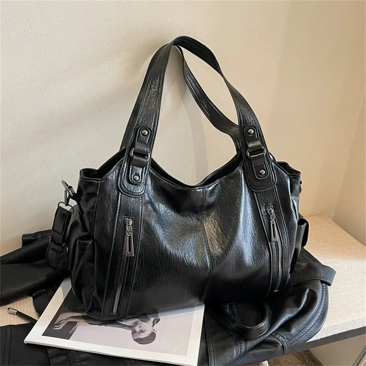 Women’s PU Leather Shoulder Bag – 2026 Fashion Handbag with Soft Interior Compartment, Contrast Color Design, Zipper Closure, Stylish Everyday Purse for Work, Travel & Casual Use