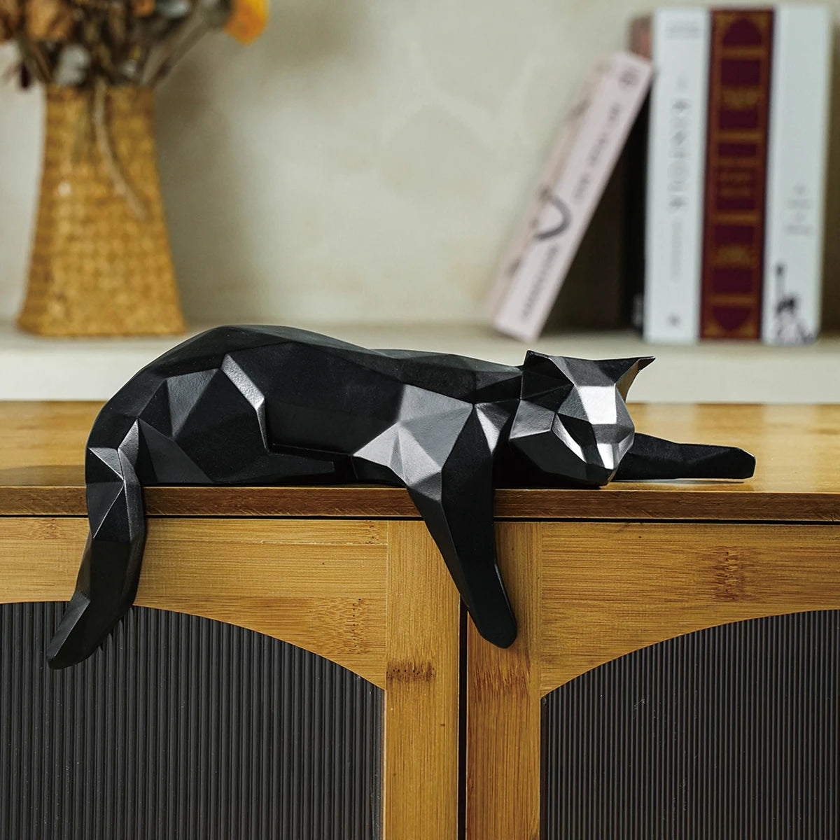 Geometric Lying Cat Statue – Modern Black & White Decorative Figurine for Home, Office, Table & Shelf Décor