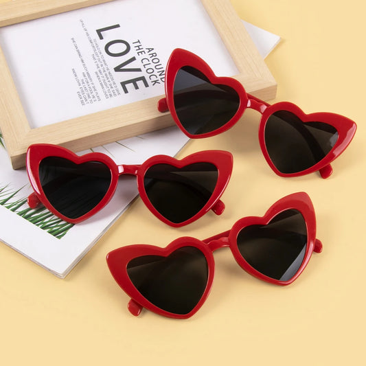 10 gafas de sol rojas en forma de corazón – Gafas de fiesta vintage para mujer | Recuerdos de despedida de soltera, decoraciones de boda y regalos para damas de honor