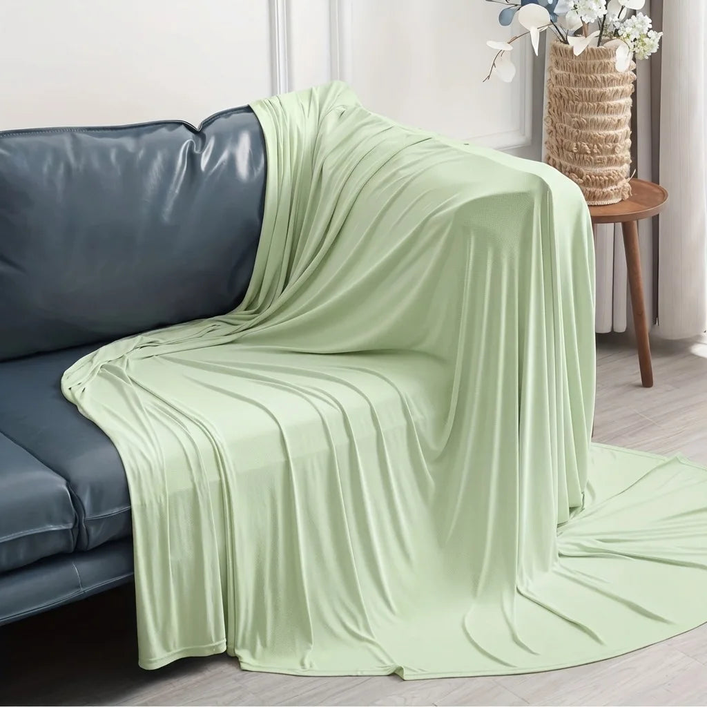 Summer Cooling Blanket – Ice Silk Lightweight Breathable Air Conditioning Quilt for Home & Office