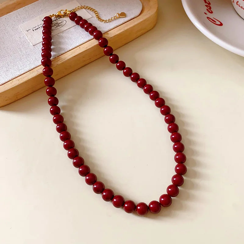 Red Round Glass Bead Necklace – Retro Collarbone Chain for Women, Vintage-Inspired Fashion Jewelry & Everyday Accessories