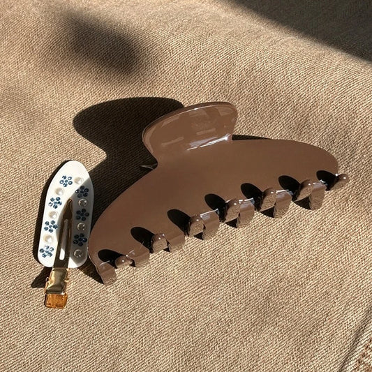 Pinza de pelo de acetato Fashion Coffee – Pinza grande de color sólido negro para mujeres y niñas | Accesorios sencillos para el pelo de verano
