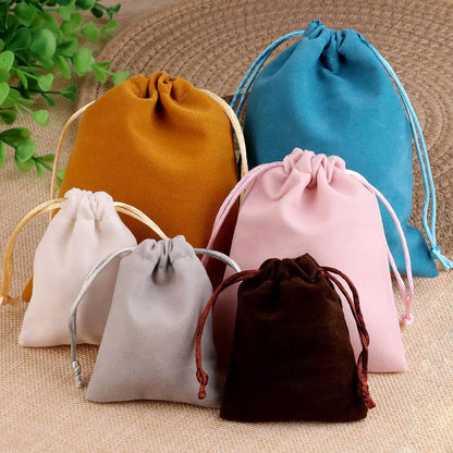 Sachets Cadeaux en Velours (10 pièces) – Pochettes Souples pour Bijoux (Bagues, Boucles d'Oreilles, Colliers), Petits Cadeaux, Faveurs de Mariage et Emballages de Noël