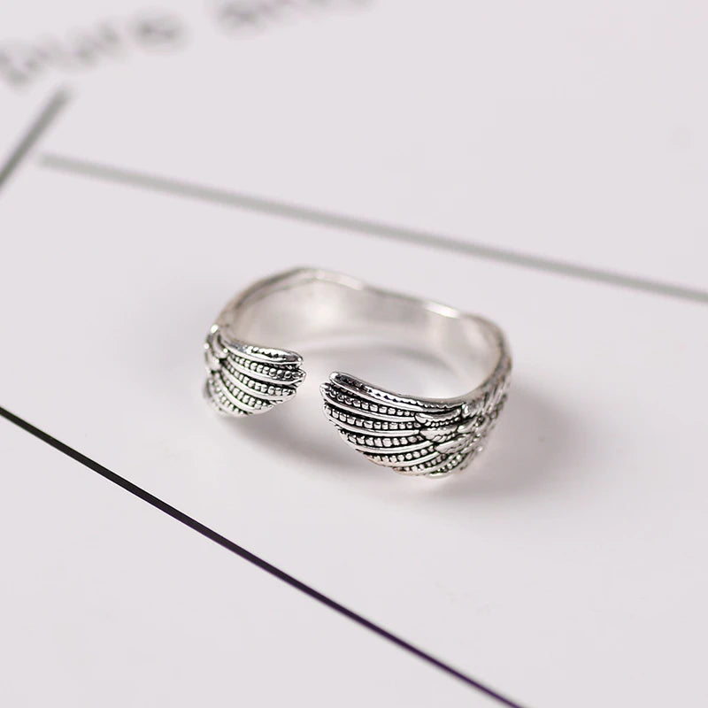 Silver-Tone Pterodactyl Wing Ring – Fashion Metal Statement Jewelry for Women & Men, Romantic Gift for Parties