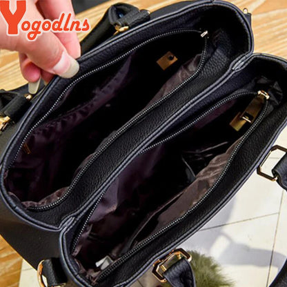 Bolso de hombro con relieve para mujer Yogodlns, bandolera con colgante de cuentas y pompón.
