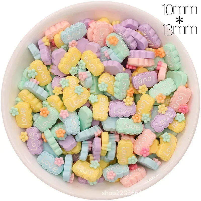 30/300pcs Mini Breloques en Résine Bonbon Fleur Amour – Mignons Accessoires de Bricolage pour Nail Art, Barrettes à Cheveux, Scrapbooking, Bijoux Faits Main et Projets Créatifs pour Enfants