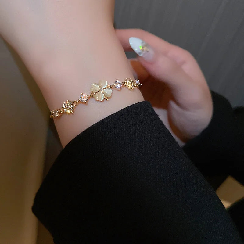 Women’s Fashion Four Leaf Grass Gold Color Adjustable Bracelet Korean Style Wedding Party Jewelry