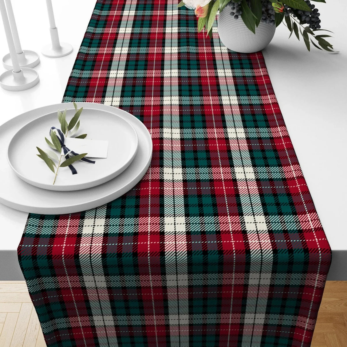 Christmas Tartan Plaid Table Runner – Red & Green Scottish Style Winter Tablecloth for Noel Holiday Dining & Home Decor