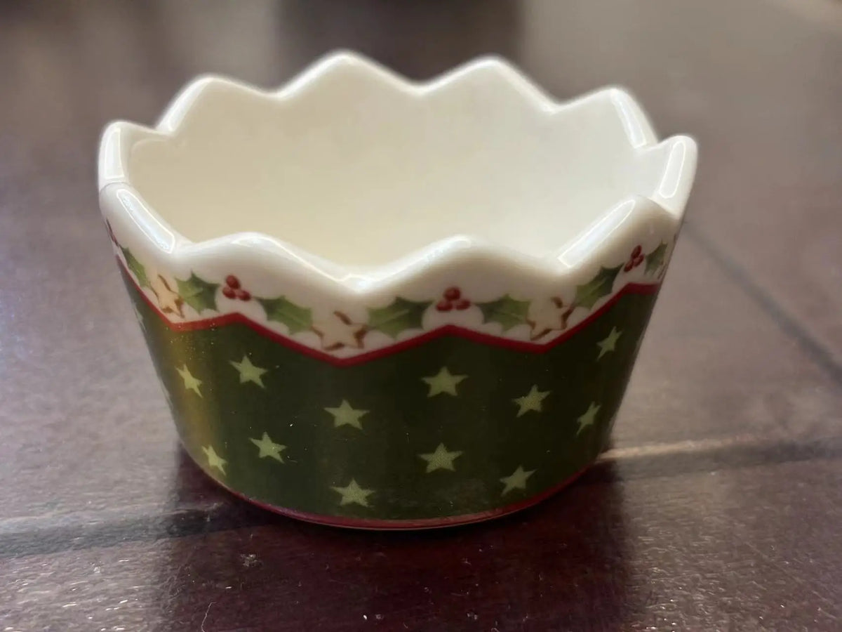 German V Bao Christmas Tableware Collection – Biscuit Plate, Rectangular Serving Plate, Mug, Salad Dish, Dessert & Fruit Holder