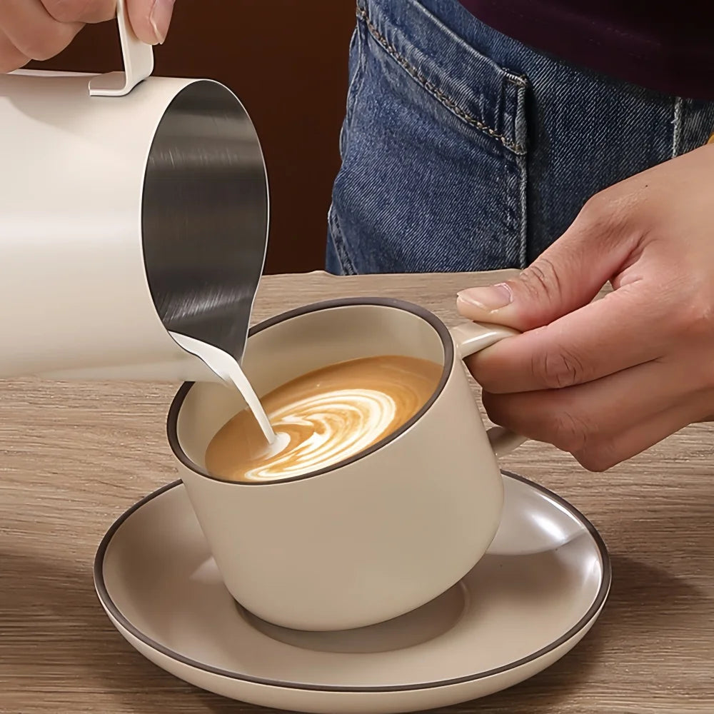 Jarra para espumar leche de café con indicador de temperatura - Jarra espumadora de leche de acero inoxidable con escala de medición para Latte Art y Espresso
