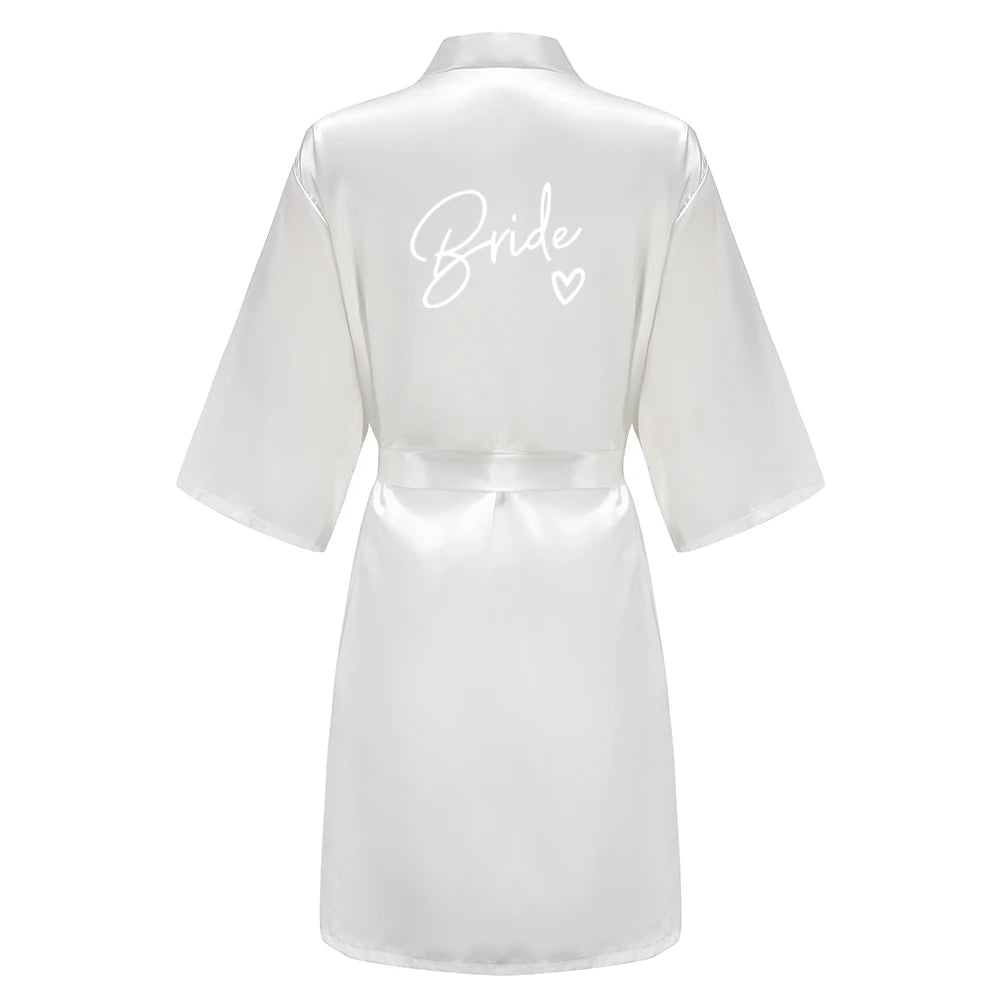Bata de satén "Team Bride" – Kimono de pijama para fiesta de bodas con estampado de letras blancas | Regalo de despedida de soltera para mujer