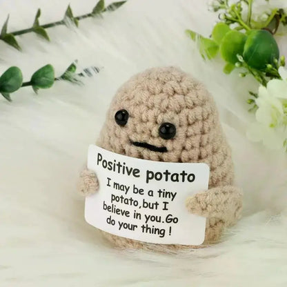 Poupée câlin pomme de terre à énergie positive – Mini ami de poche tricoté en laine, fait à la main, avec carte, cadeau de Noël amusant et décoration de chambre
