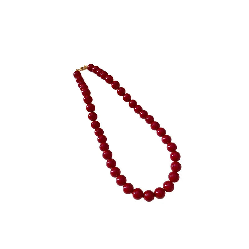 Red Round Glass Bead Necklace – Retro Collarbone Chain for Women, Vintage-Inspired Fashion Jewelry & Everyday Accessories
