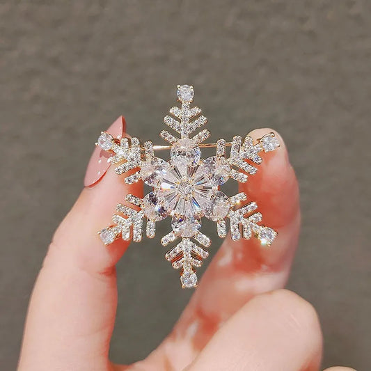 Elegant Snowflake Pearl Crystal Brooch – Fashion Corsage Coat Accessory for Women, Party, Wedding & Formal Outfit Decoration