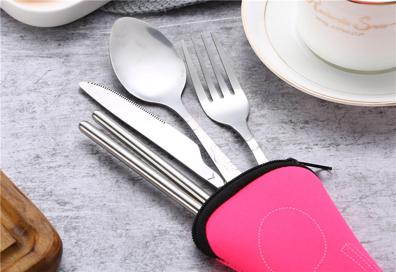Ensemble de couverts de voyage en acier inoxydable 7 pièces – Couteau, fourchette, cuillère, baguettes et paille portables avec sac de transport pour le camping en plein air, les pique-niques, l'école et les repas quotidiens