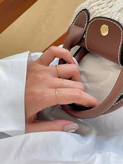 Anillo de Acero Inoxidable 316L Chapado en Oro PVD de 18K Ultrafino – Banda Apilable Minimalista de 0.5mm Resistente al Deslustre para Mujer