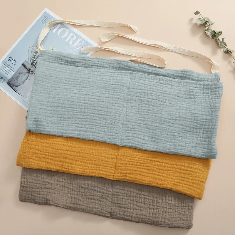 Organizador Colgante para Cuna de Bebé – Cesta de Almacenamiento para Mesita de Noche con 2 Bolsillos para Pañales, Juguetes, Ropa y Artículos Esenciales para Bebés