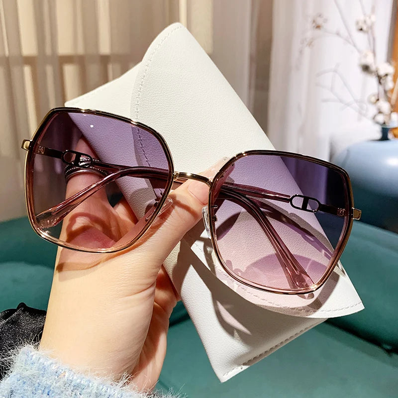 Women's Polarized Sunglasses – Oversized Retro Square Frames with UV400 Protection & Gradient Lenses, Stylish Fashion Eyewear