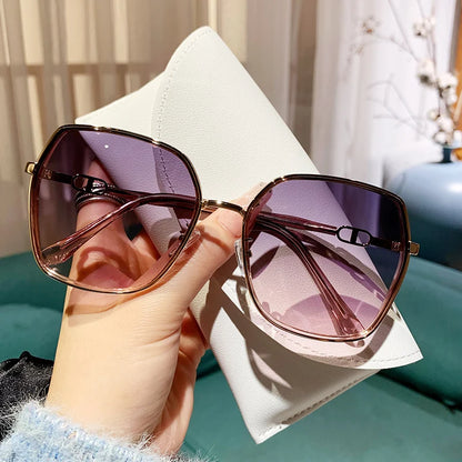 Women's Polarized Sunglasses – Oversized Retro Square Frames with UV400 Protection & Gradient Lenses, Stylish Fashion Eyewear