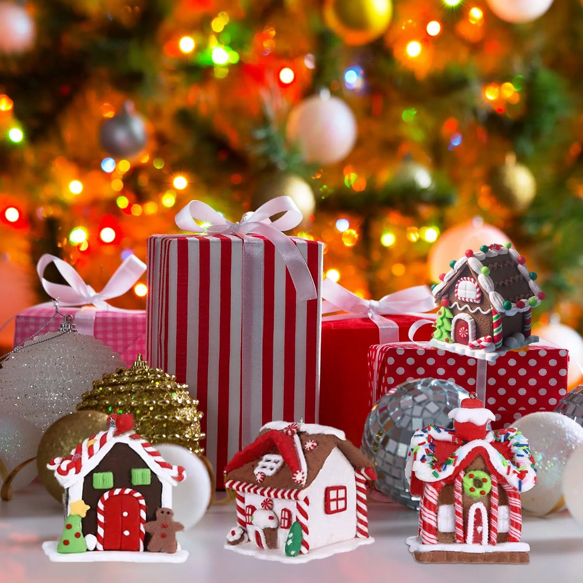 5PCS Gingerbread House Christmas Ornaments – Holiday Tree Hanging Decorations with Rope, Gingerbread House Decor for Xmas & Home
