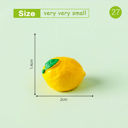 Lot de 10 mini figurines de fruits – Miniatures de fruit du dragon, noix de coco, melon d'eau, orange, pomme, banane et ananas pour la décoration de jardin miniature, les scènes de maison de poupée, les pots de plantes et les loisirs créatifs