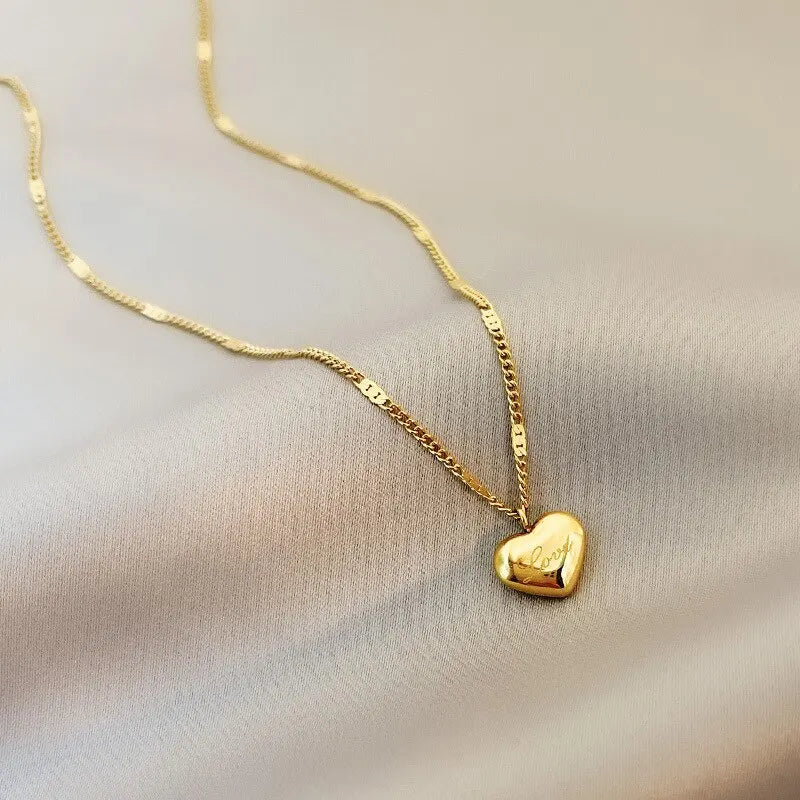 1pc Gold Color Peach Heart Necklace for Women Simple Fashion Love Engraved Collarbone Chain Holiday Gift