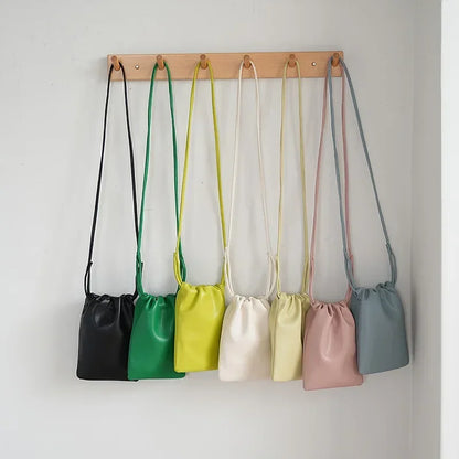 Sac à main en cuir PU pour femmes – Sac à bandoulière et bandoulière grande capacité avec rabat solide, pochette pour téléphone portable