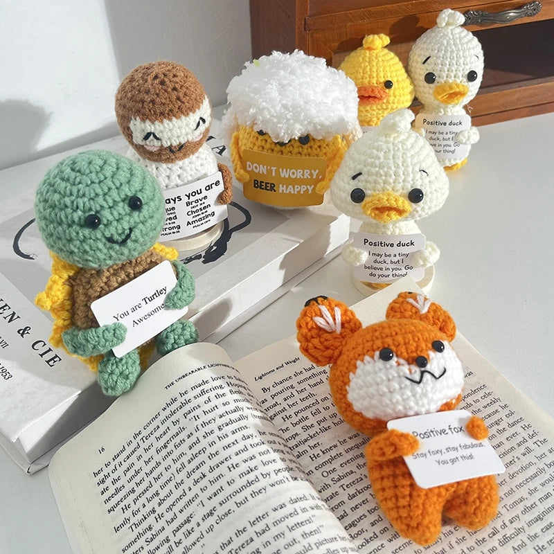Poupée Pomme de Terre Énergétique Positive au Crochet – Figurine Mignonne en Tricot à Serrer, Artisanat Animalier Kawaii Fait Main au Crochet & Cadeau de Noël