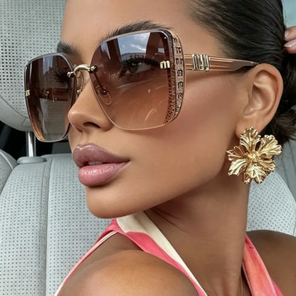 Oversized M Letter Square Sunglasses – Stylish Unisex Fashion Eyewear for Women & Men, Light Luxury Shades for Travel, Street & Party Wear