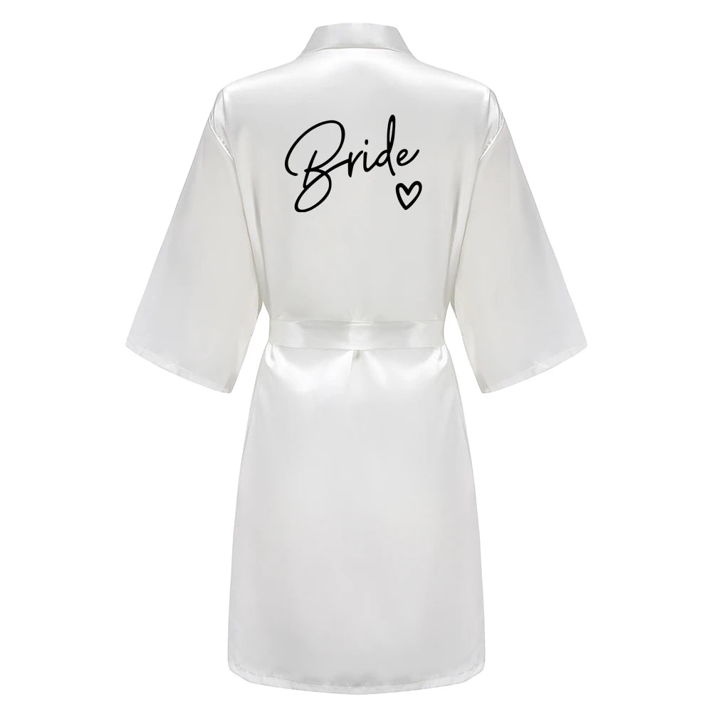 Bata de satén "Team Bride" – Kimono de pijama para fiesta de bodas con estampado de letras blancas | Regalo de despedida de soltera para mujer
