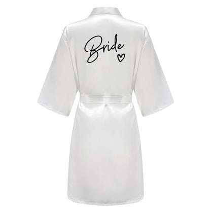 Bata de satén "Team Bride" – Kimono de pijama para fiesta de bodas con estampado de letras blancas | Regalo de despedida de soltera para mujer
