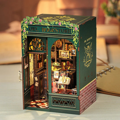 CUTEBEE Kit DIY de Rincón de Libro con Luces LED – Modelo de Estantería en Miniatura de Madera de Búho y Decoración
