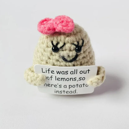 Poupée câlin pomme de terre à énergie positive – Mini ami de poche tricoté en laine, fait à la main, avec carte, cadeau de Noël amusant et décoration de chambre
