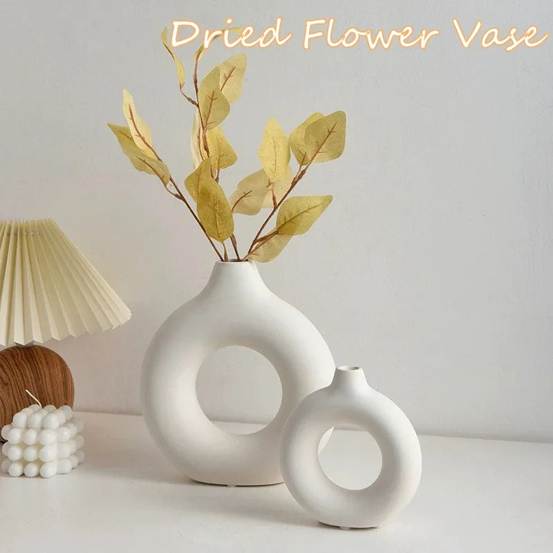 Nordic Donut-Shaped Decorative Vase – Modern Minimalist Plastic Flower Vase for Home & Table Décor