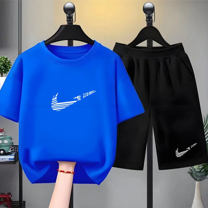 Conjunto de camiseta blanca y pantalón corto para niños. Atuendo informal de verano para niños y niñas de 3 a 12 años.