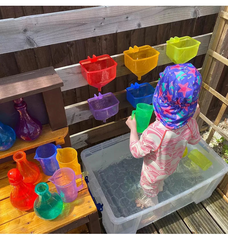 Kit de jeu sensoriel Montessori sable et eau – Jouet d'apprentissage STEM ouvert avec gobelets doseurs arc-en-ciel, entonnoirs, pelles, pinces et tuyaux, jouet d'activité créative en extérieur pour enfants