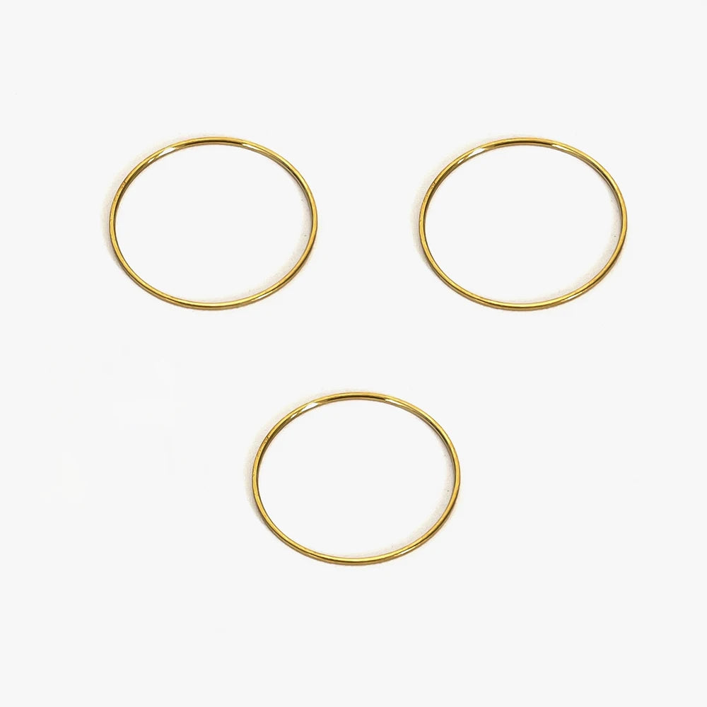 Anillo de Acero Inoxidable 316L Chapado en Oro PVD de 18K Ultrafino – Banda Apilable Minimalista de 0.5mm Resistente al Deslustre para Mujer