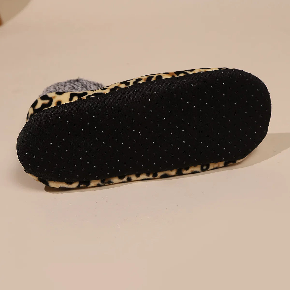 Leopard Print Floor Socks – Warm Fall & Winter Home Socks for Women & Men, Soft Snow & Carpet Slipper Socks with Non-Slip Sole
