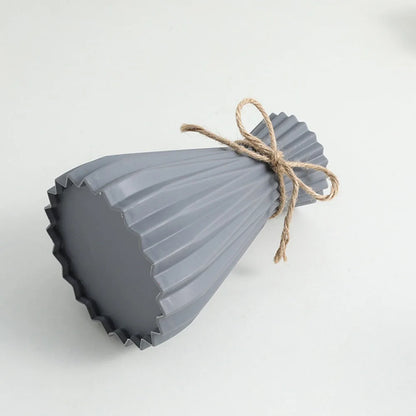 Creative Origami Style Plastic Flower Vase – Modern European Pleated Folding Decorative Vase for Fresh & Dried Flowers