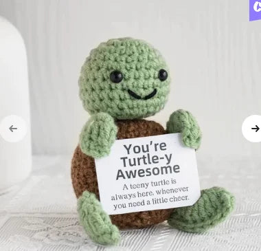Peluche Pomme de terre Énergie positive – Décoration de chambre tricotée à la main en laine avec carte d'inspiration, cadeau de Noël mignon et amusant et ornement de bureau