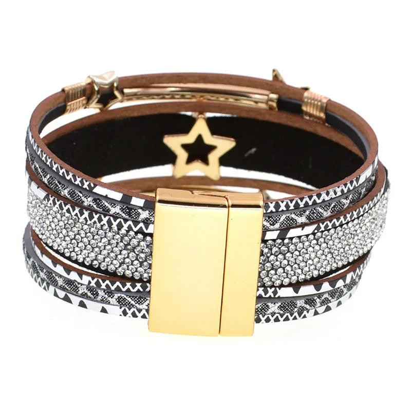 Pulsera de cuero WELLMORE con dije de estrella – Pulsera bohemia de aleación de zinc para mujer | Regalo de joyería de moda en capas