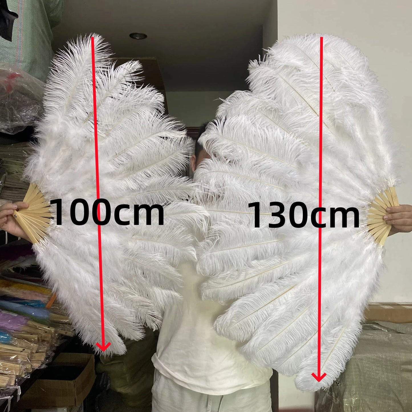 Abanico Grande de Plumas de Avestruz Blancas – Elegante Abanico para Baile y Actuaciones Escénicas (100 cm / 130 cm)