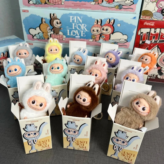 POP MART LABUBU The Monsters Pin para la serie Love, caja misteriosa – V4 Figuras de acción de anime coleccionables de la A a la Z, regalo sorpresa