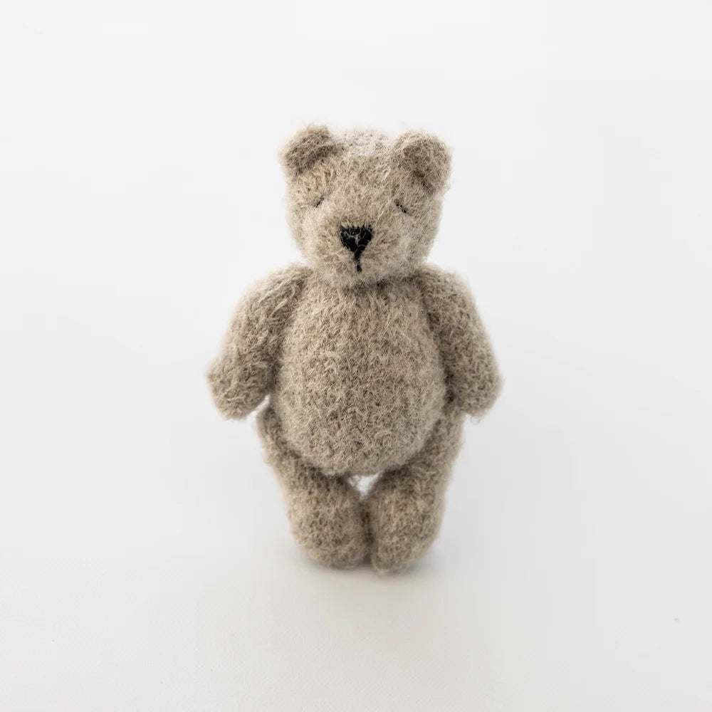 Accessoire Photo Ours en Peluche Tricoté Fait Main – Adorable Poupée Animal en Mohair au Crochet pour Séances Photo de Nouveaux-Nés & Stylisme Studio