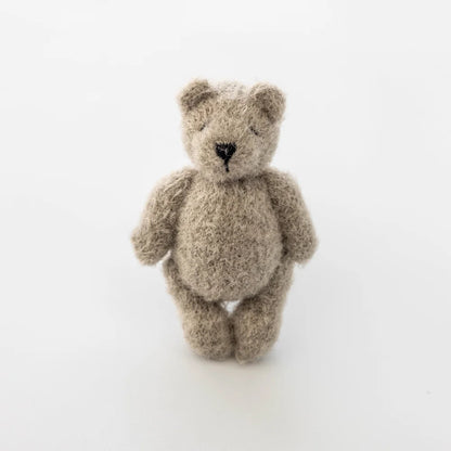 Accessoire Photo Ours en Peluche Tricoté Fait Main – Adorable Poupée Animal en Mohair au Crochet pour Séances Photo de Nouveaux-Nés & Stylisme Studio