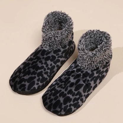Leopard Print Floor Socks – Warm Fall & Winter Home Socks for Women & Men, Soft Snow & Carpet Slipper Socks with Non-Slip Sole