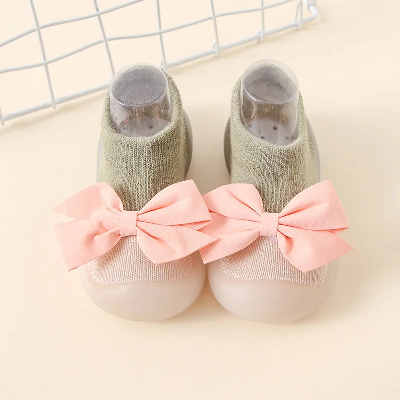 Zapatos y calcetines primeros pasos para bebés – Bonitas zapatillas de dibujos animados para bebés con suela de goma suave para niños y niñas