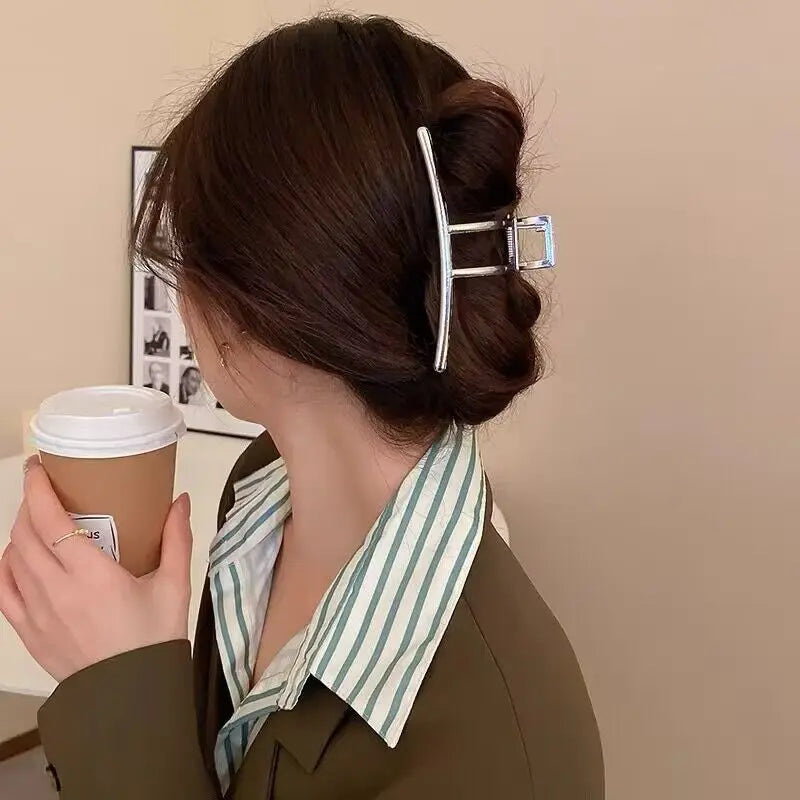 Elegant Geometric Bow Hair Claw Clip for Women – Vintage Large Metal Hair Clip Barrette Hair Accessory